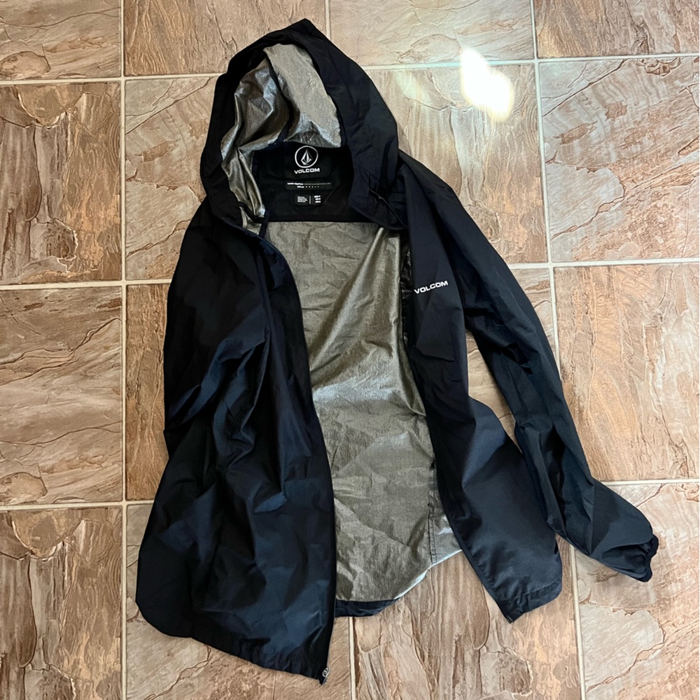 Volcom water resistant rain coat